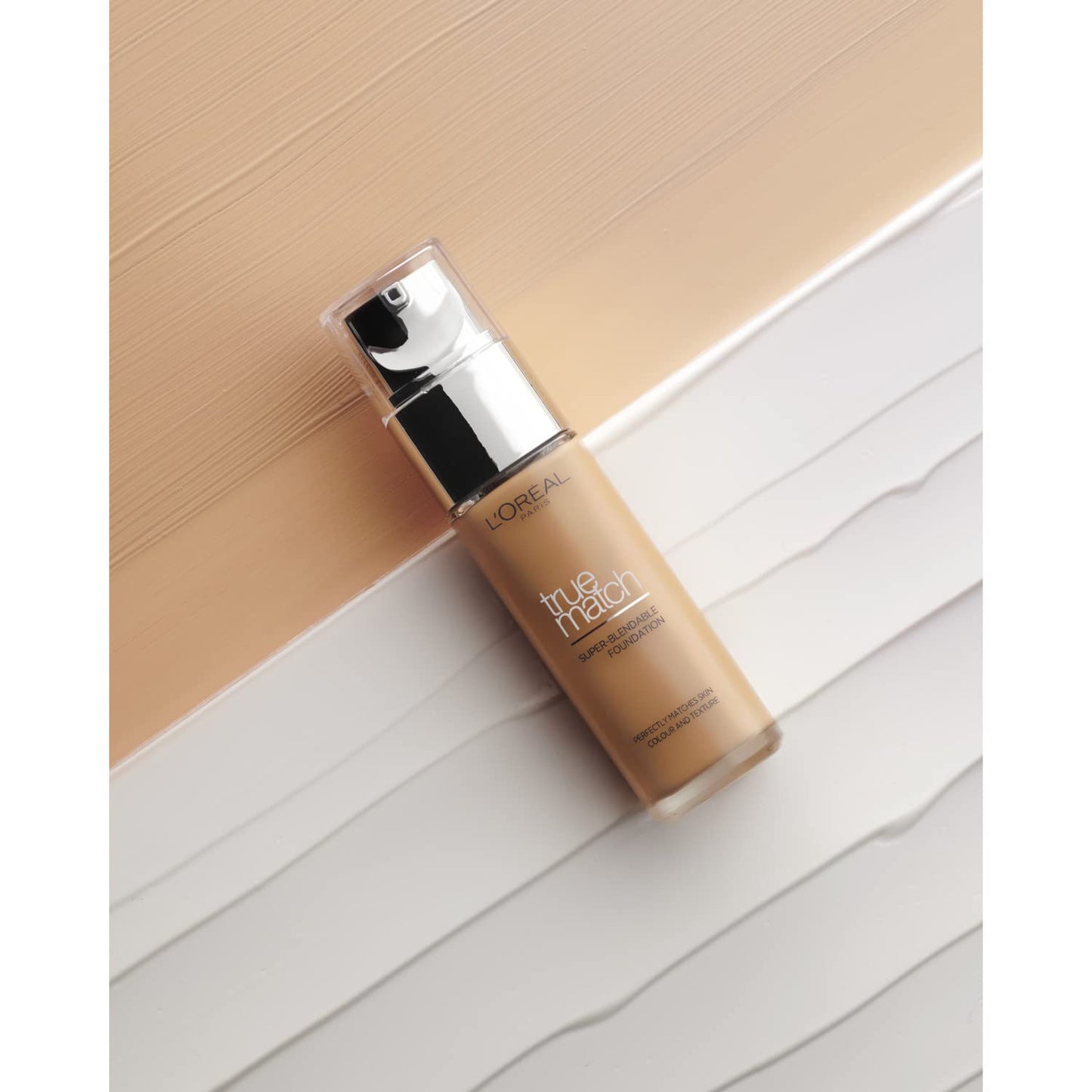L'Oréal Paris Make up, Flüssige Foundation mit Hyaluron und Aloe Vera, True Match Make-Up, Nr. 5.N Sand, 30 ml