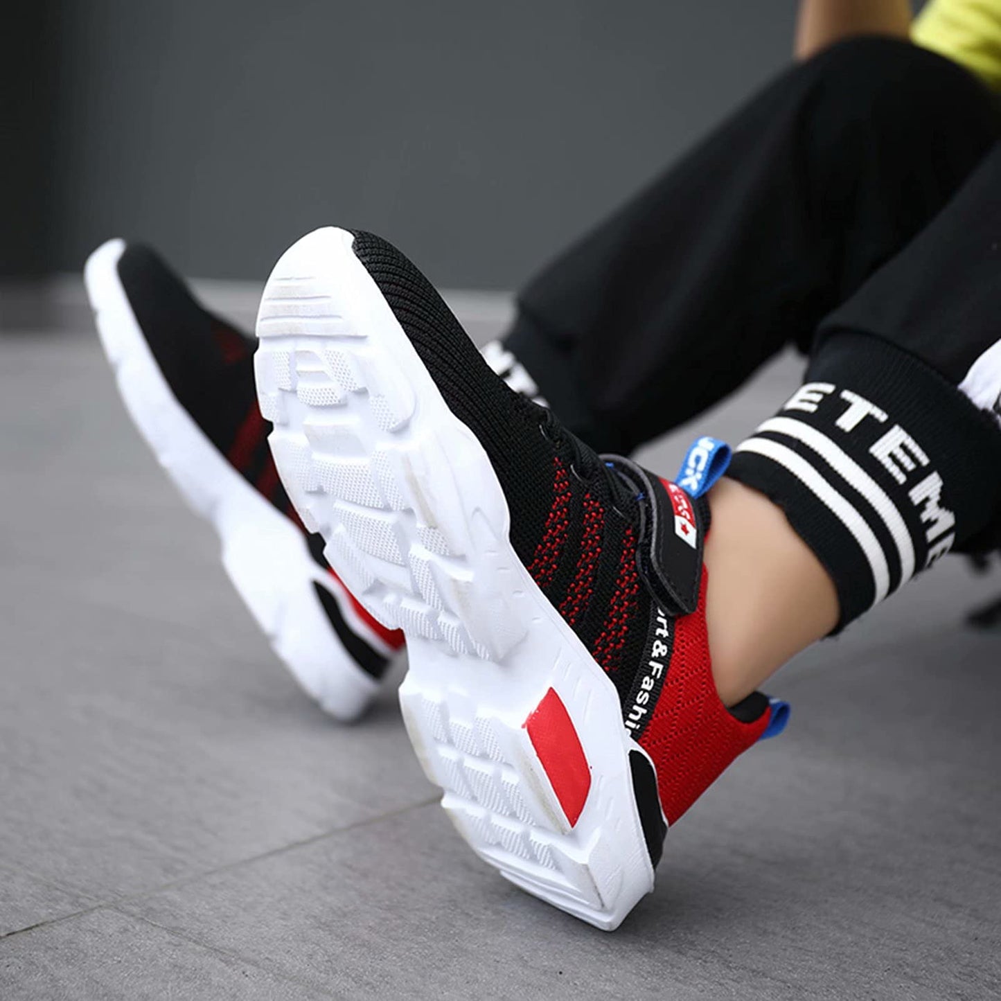 Cozozn Turnschuhe Jungen Mädchen Sportschuhe Kinder Hallenschuhe Laufschuhe Sneaker Fitnessschuhe Leichte Atmungsaktiv rutschfest 27-38 EU
