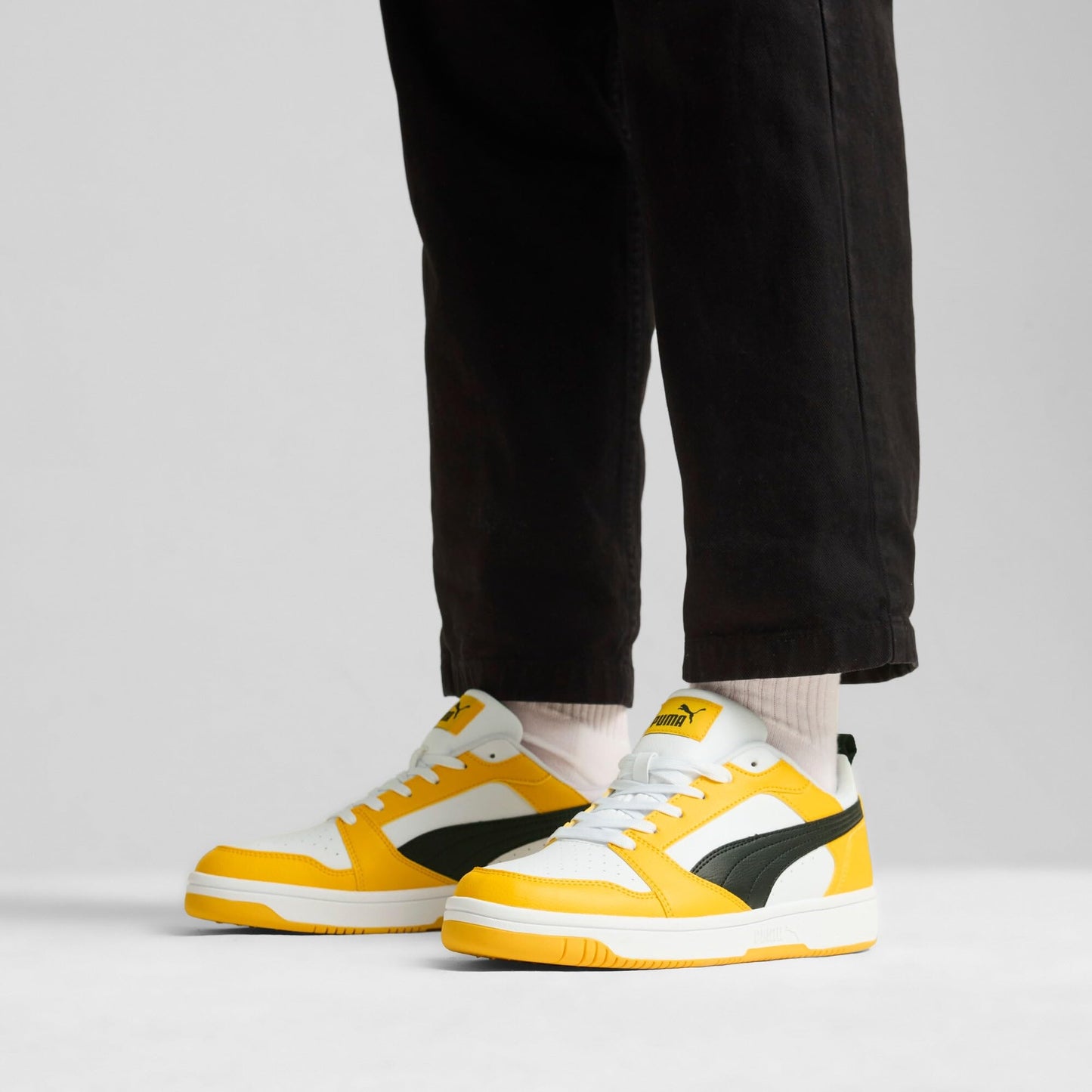 PUMA Unisex Rebound V6 Low Sneaker
