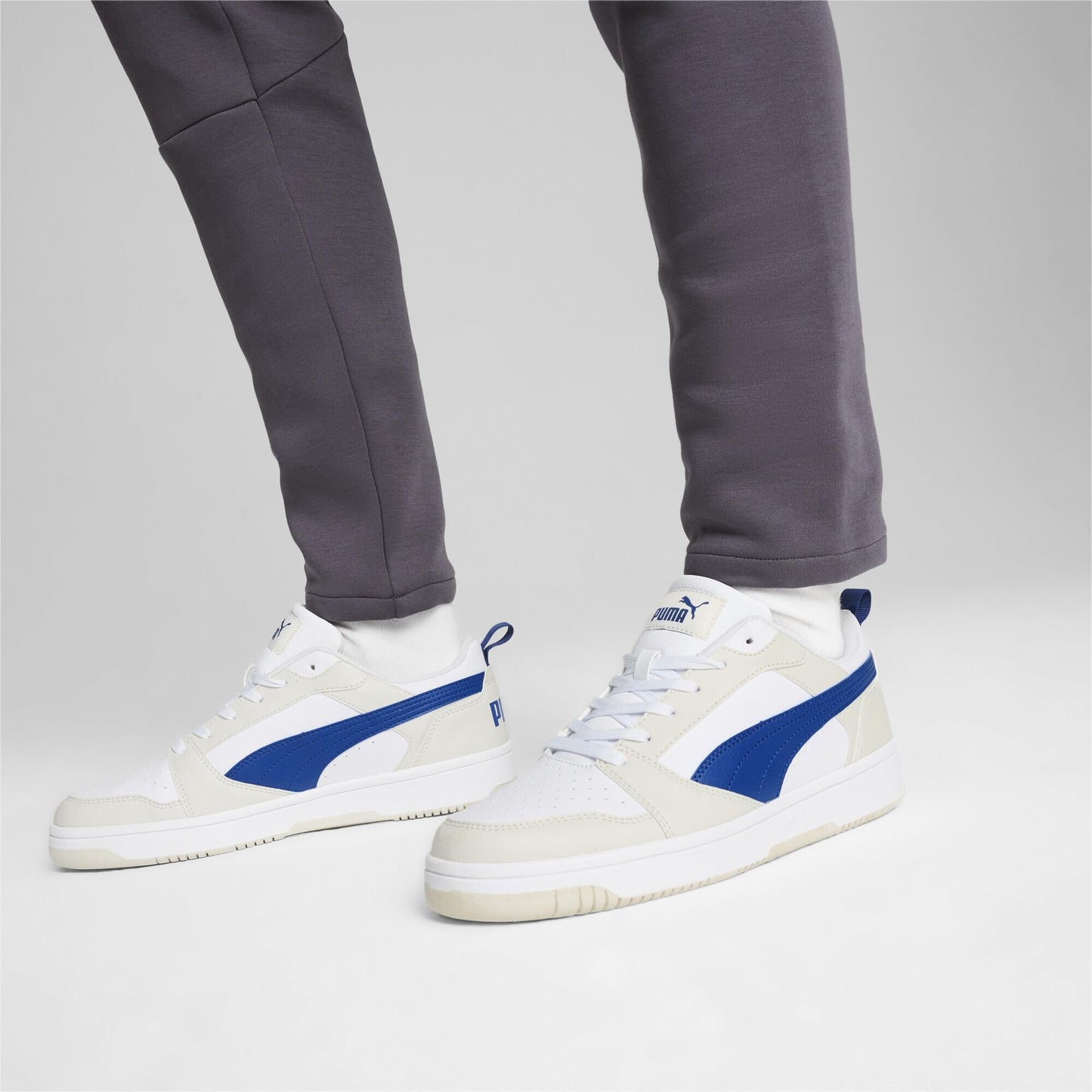PUMA Unisex Rebound V6 Low Sneaker