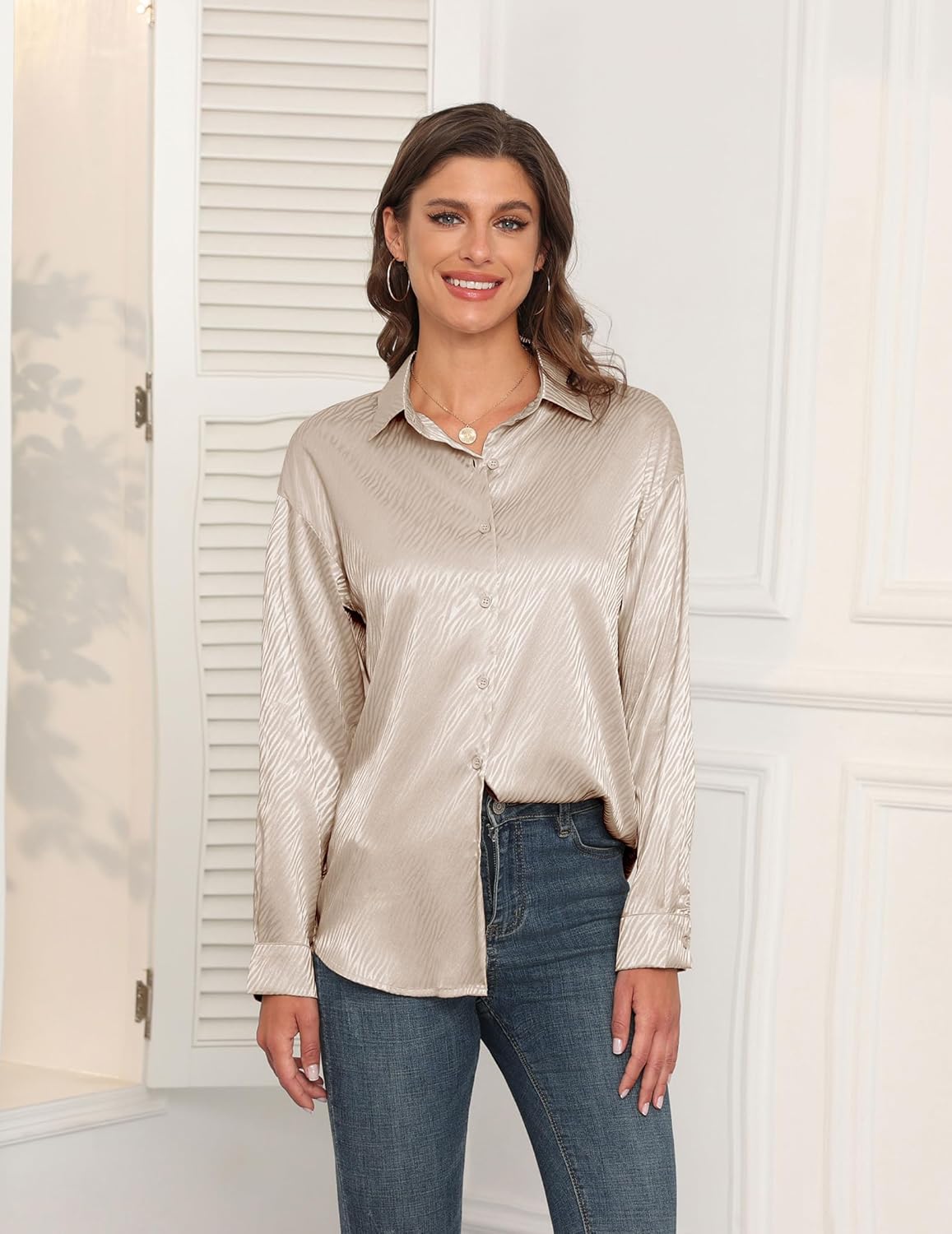 Beyove Damen Bluse Satin Seide V-Ausschnitt Hemden Elegant Langarm Business Oberteile mit Knöpfen Tops Lose Langarmshirt