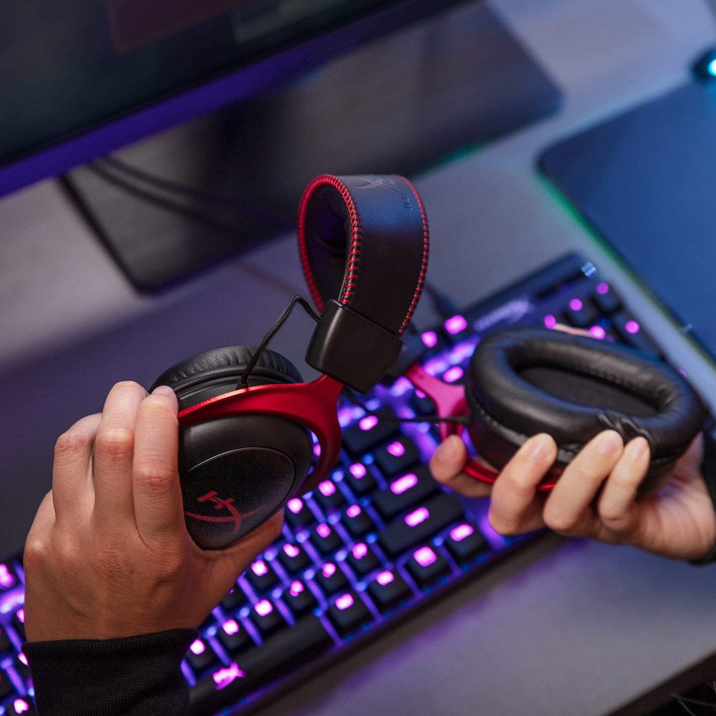 HyperX Cloud III – Kabelgebundenes Gaming-Headset, PC, PS5, Xbox Series X|S, abgewinkelte 53mm-Treiber, DTS, Memory-Schaum, Stabiler Rahmen, ultraklares 10mm-Mikrofon, USB-C, USB-A, 3,5mm, Schwarz