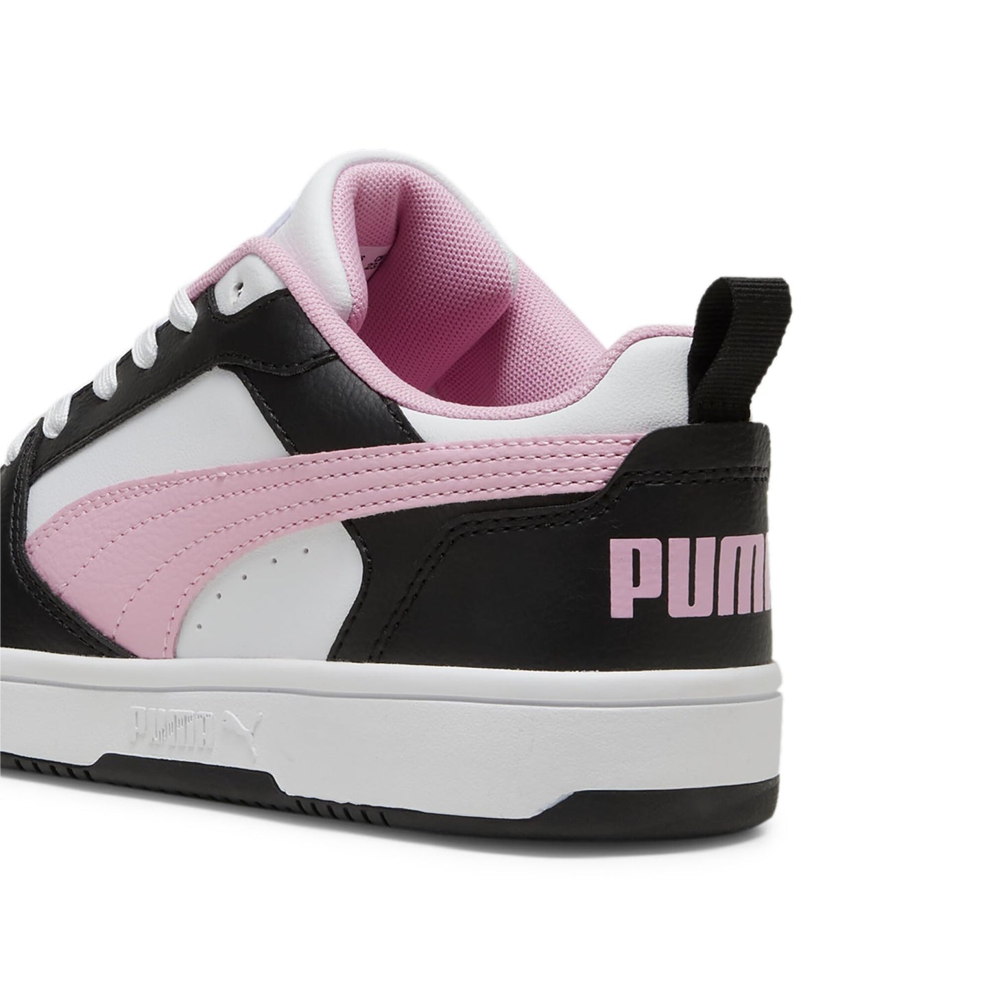 PUMA Unisex Rebound V6 Low Sneaker
