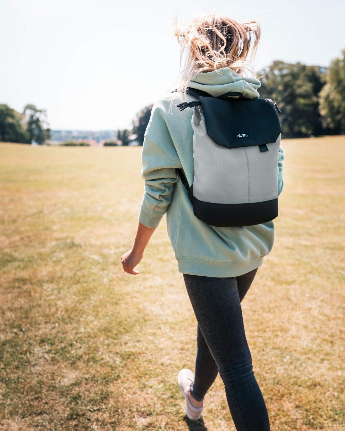 Ela Mo Rucksack Damen - Daypack schön u. durchdacht - Laptop Rucksäcke für Frauen - Anti Diebstahl Tasche für Schule, Uni, Business (Salmon)