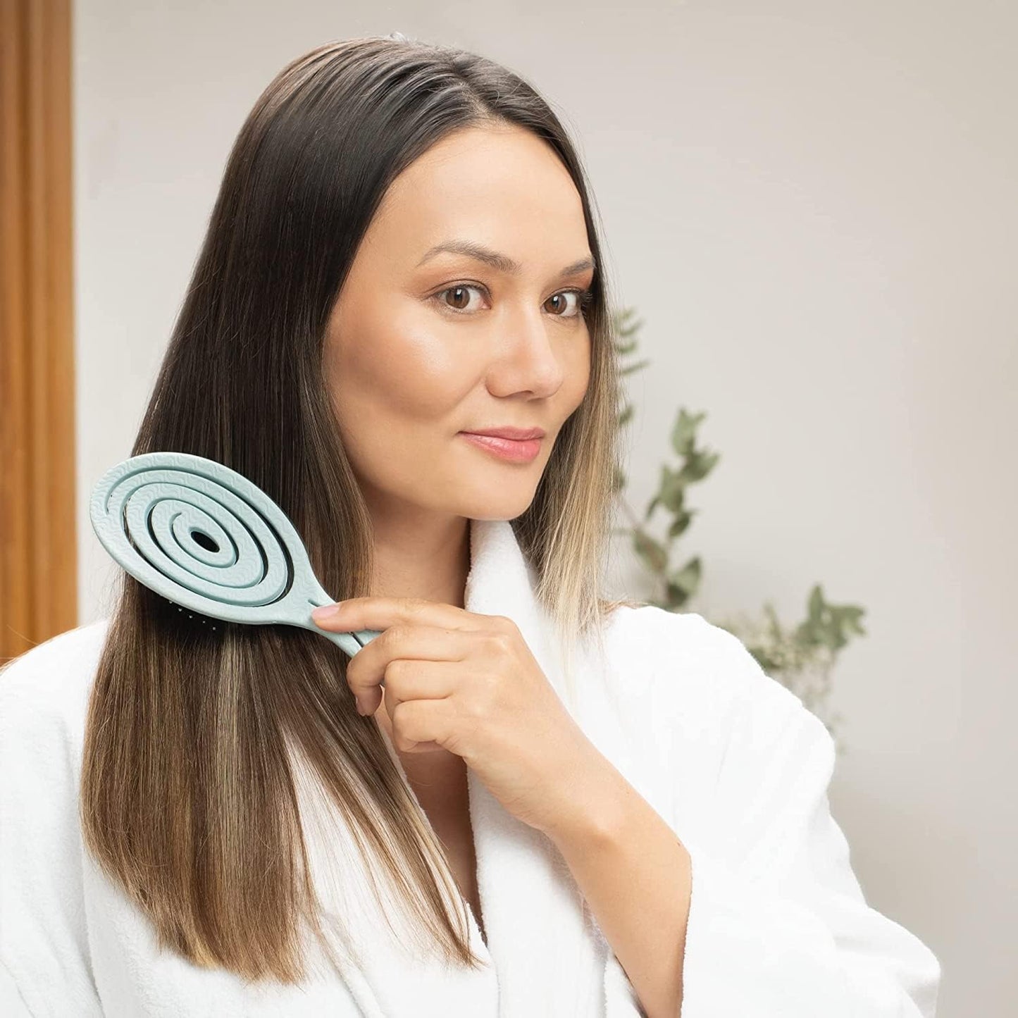 Ninabella Haarbürste ohne Ziepen für Damen, Herren & Kinder - Entwirrbürste auch für Locken & Lange Haare - Einzigartige Profi Detangler-Bürste mit Spiralfeder - Schwarz