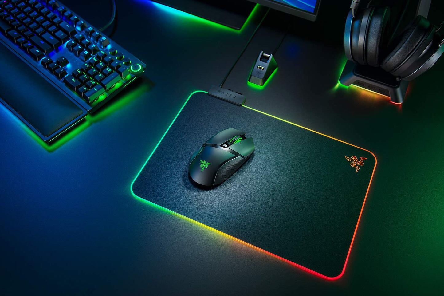 Razer Basilisk V3 - Kabelgebundene, anpassbare Gaming Maus mit Chroma RGB für PC/Mac (10+1 programmierbare Tasten, neigbares HyperScroll Mausrad, ergonomisches Design) Schwarz