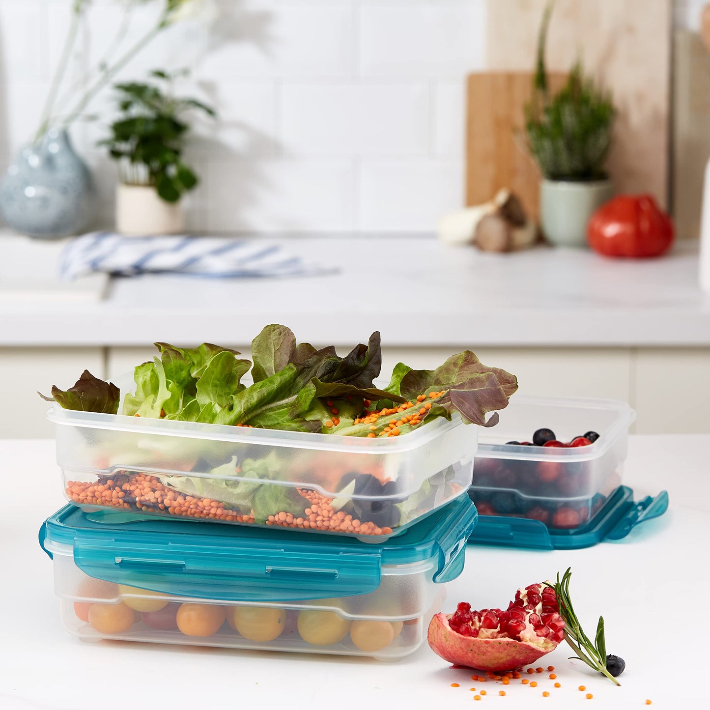 Amazon Basics Gefrierbehälter im Set, mit Deckel, luftdicht, auslaufsicher, stapelbar, für Kühlschrank/Gefriertruhe, BPA-frei, Kunststoff, mikrowellen- und spülmaschinenfest, 3 x 0.6 l, hellblau
