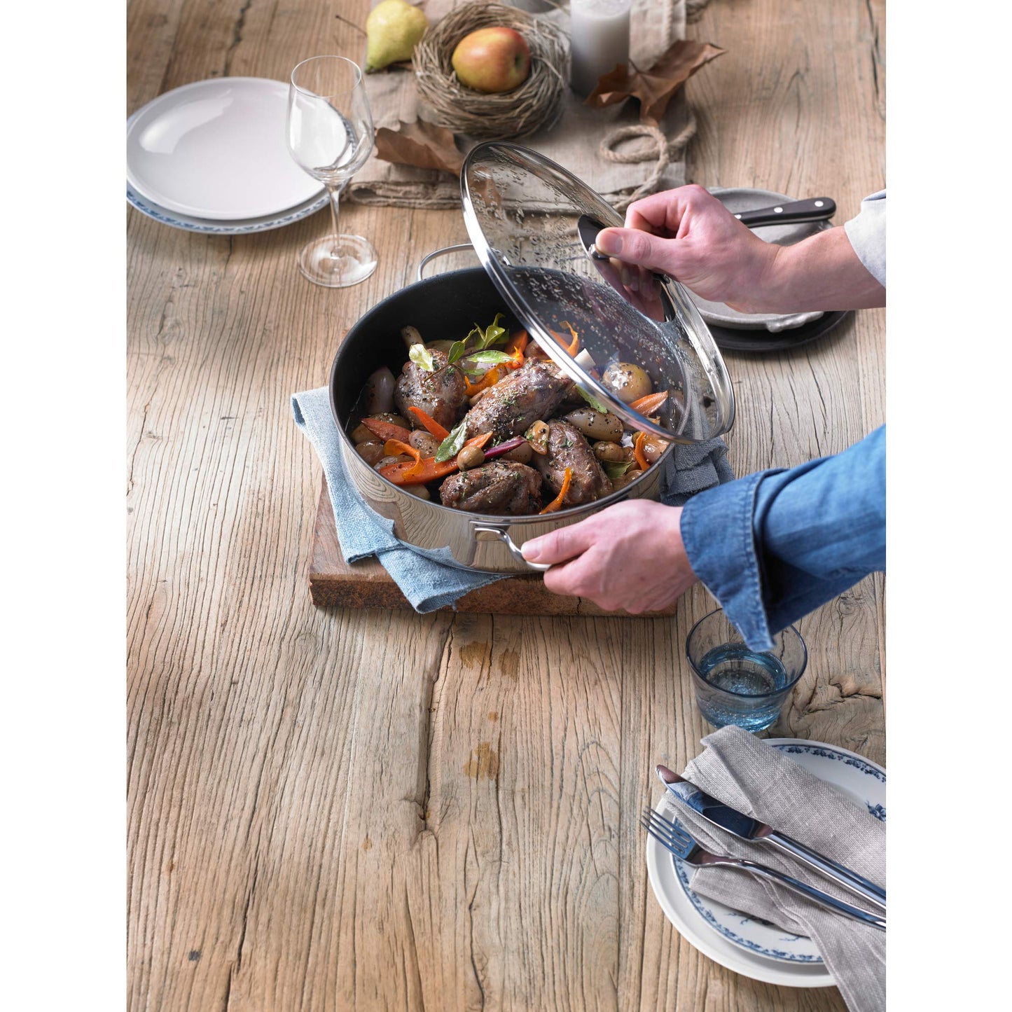 WMF Schmorpfanne 28 cm hoher Rand, Bräter Induktion, Schmortopf mit Deckel 5,0l, Pfanne Induktion, Cromargan Edelstahl beschichtet, backofengeeignet, antihaftbeschichtet, hoher Rand