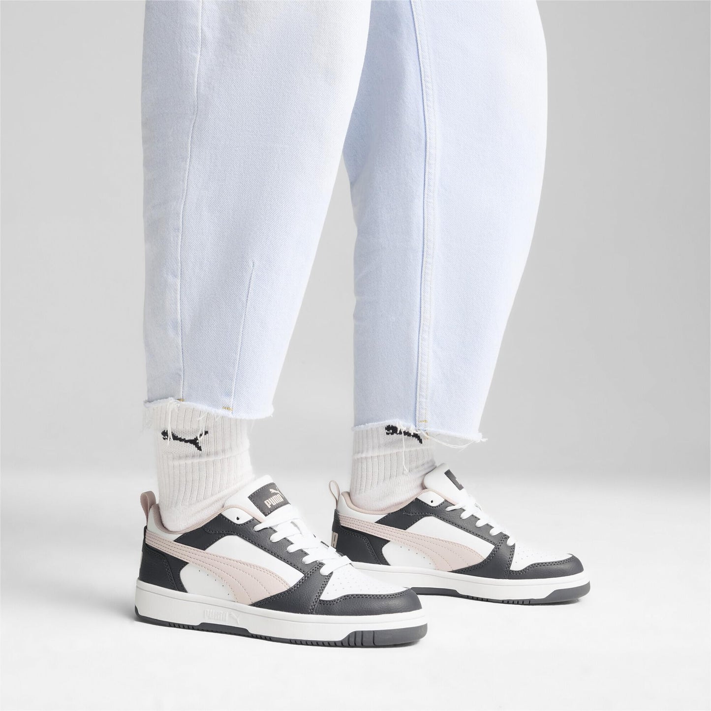 PUMA Unisex Rebound V6 Low Sneaker