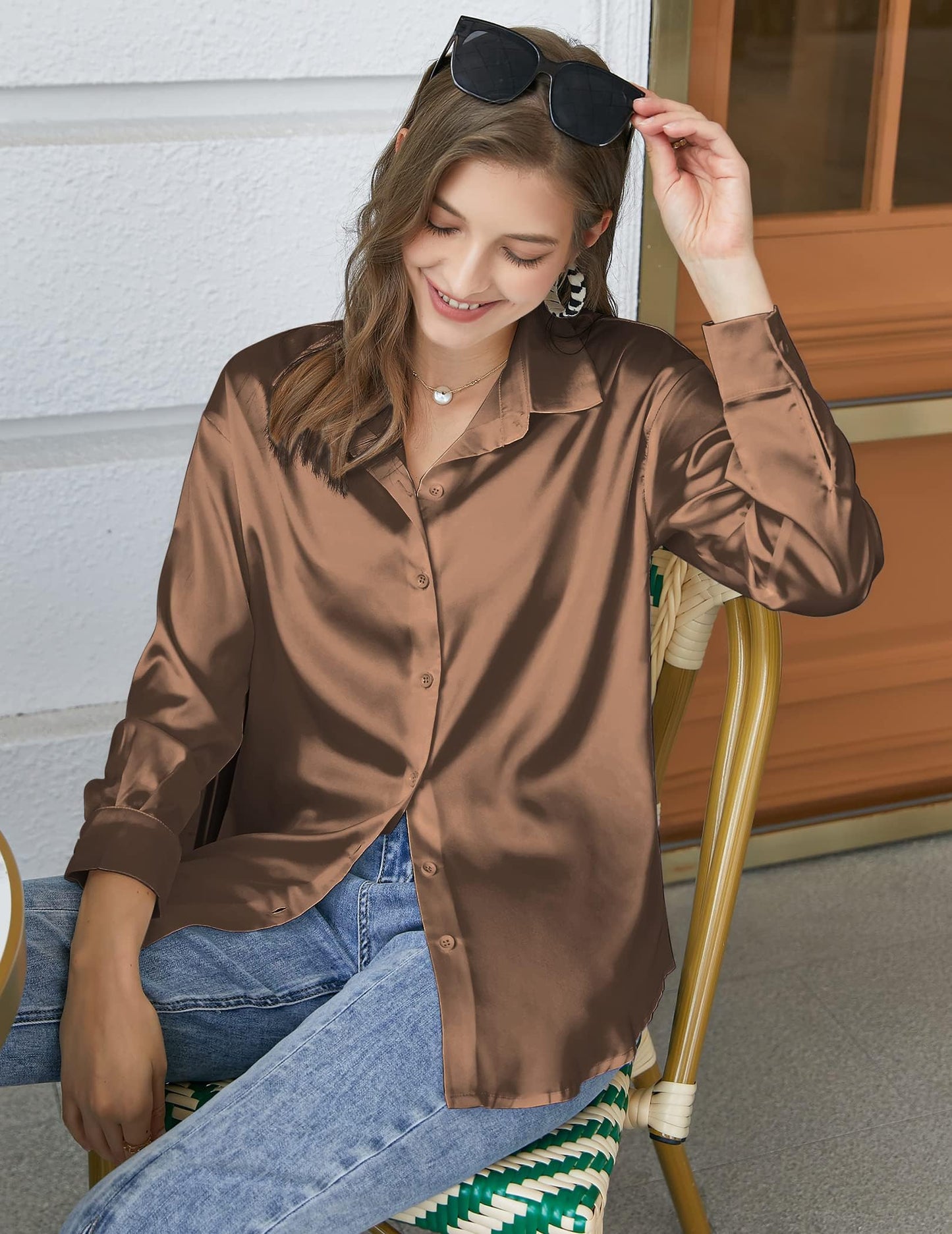 Beyove Damen Bluse Satin Seide V-Ausschnitt Hemden Elegant Langarm Business Oberteile mit Knöpfen Tops Lose Langarmshirt