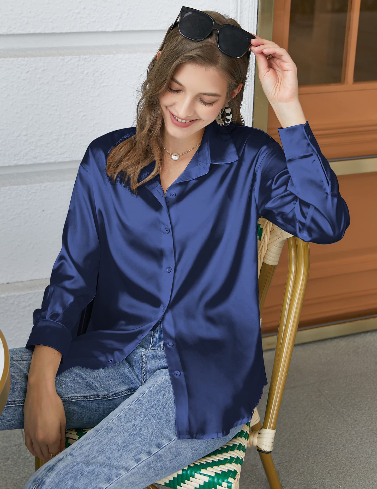 Beyove Damen Bluse Satin Seide V-Ausschnitt Hemden Elegant Langarm Business Oberteile mit Knöpfen Tops Lose Langarmshirt