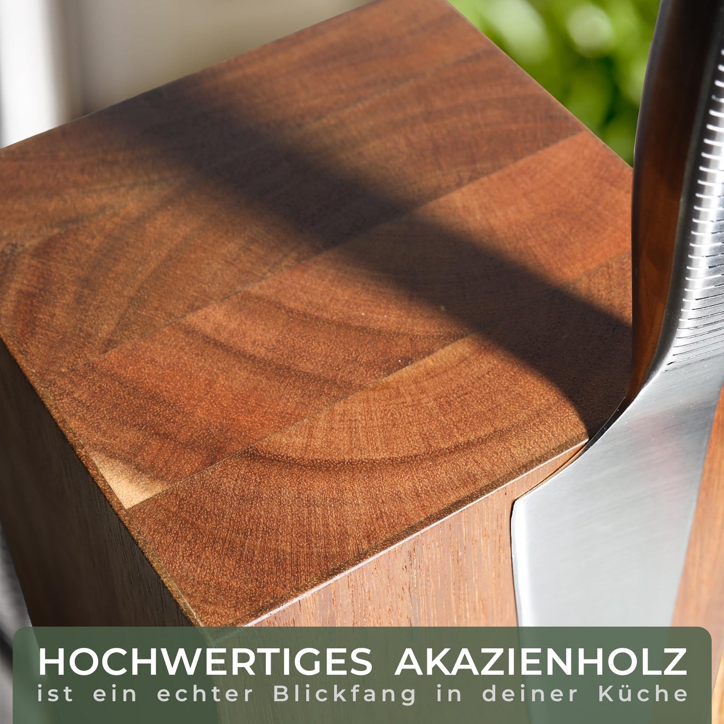 WALDWERK Küchenhelfer Set aus Teakholz - 4 teiliges Kochlöffel Set mit Pfannenwender, Holzlöffel, Nudelschöpfer und Halterung - Kochlöffel Holz - Pfannenwender Holz - Kochutensilien Set