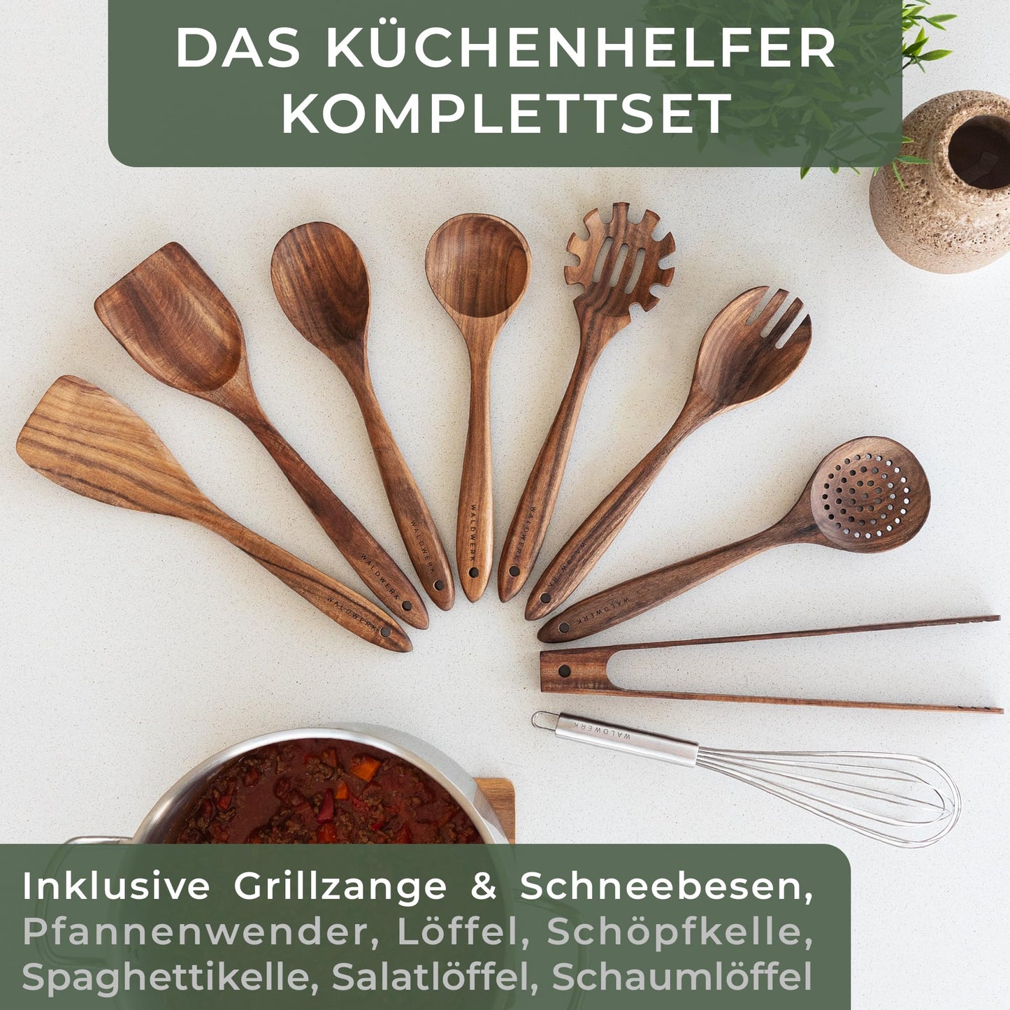 WALDWERK Küchenhelfer Set aus Teakholz - 4 teiliges Kochlöffel Set mit Pfannenwender, Holzlöffel, Nudelschöpfer und Halterung - Kochlöffel Holz - Pfannenwender Holz - Kochutensilien Set