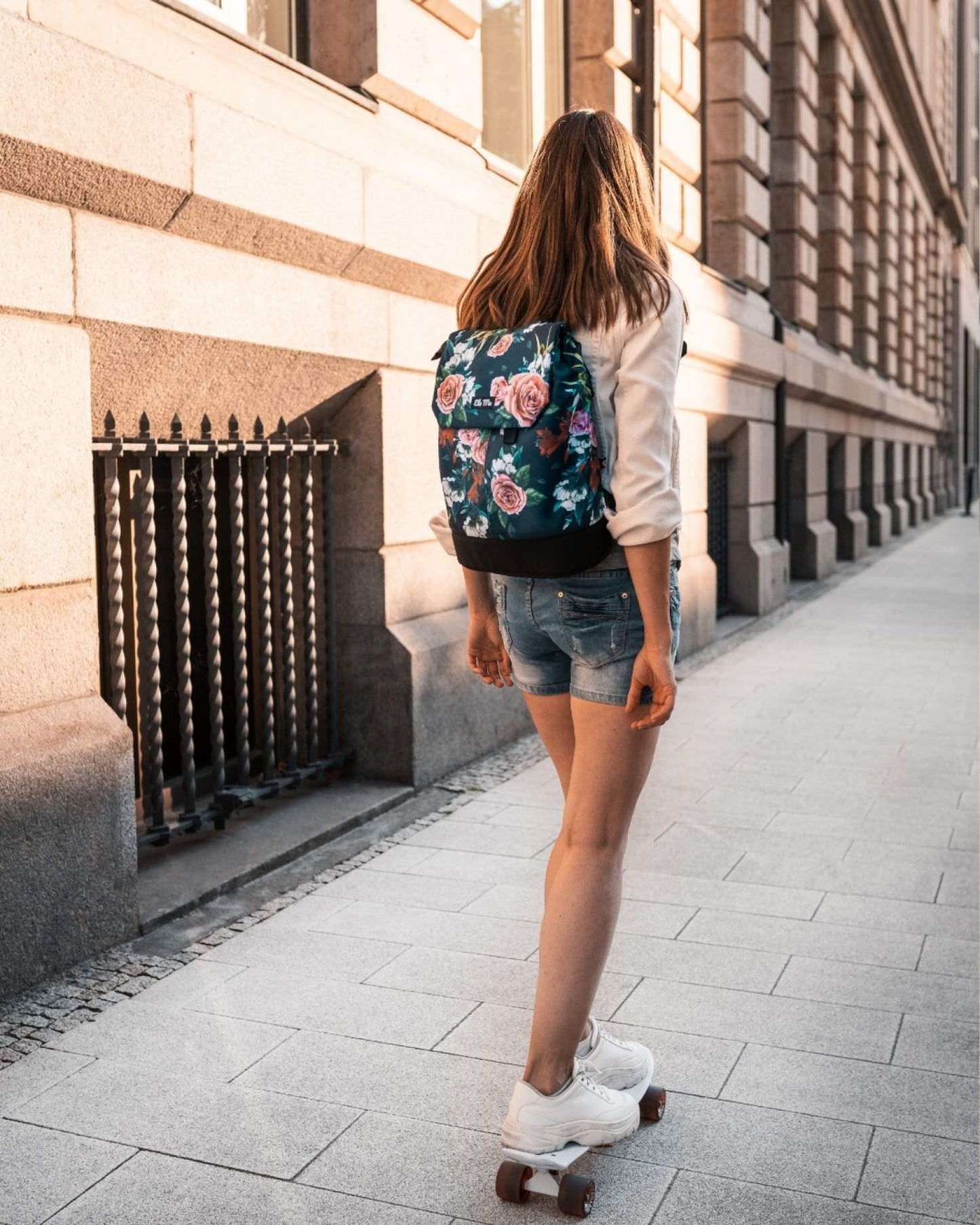 Ela Mo Rucksack Damen - Daypack schön u. durchdacht - Laptop Rucksäcke für Frauen - Anti Diebstahl Tasche für Schule, Uni, Business (Salmon)
