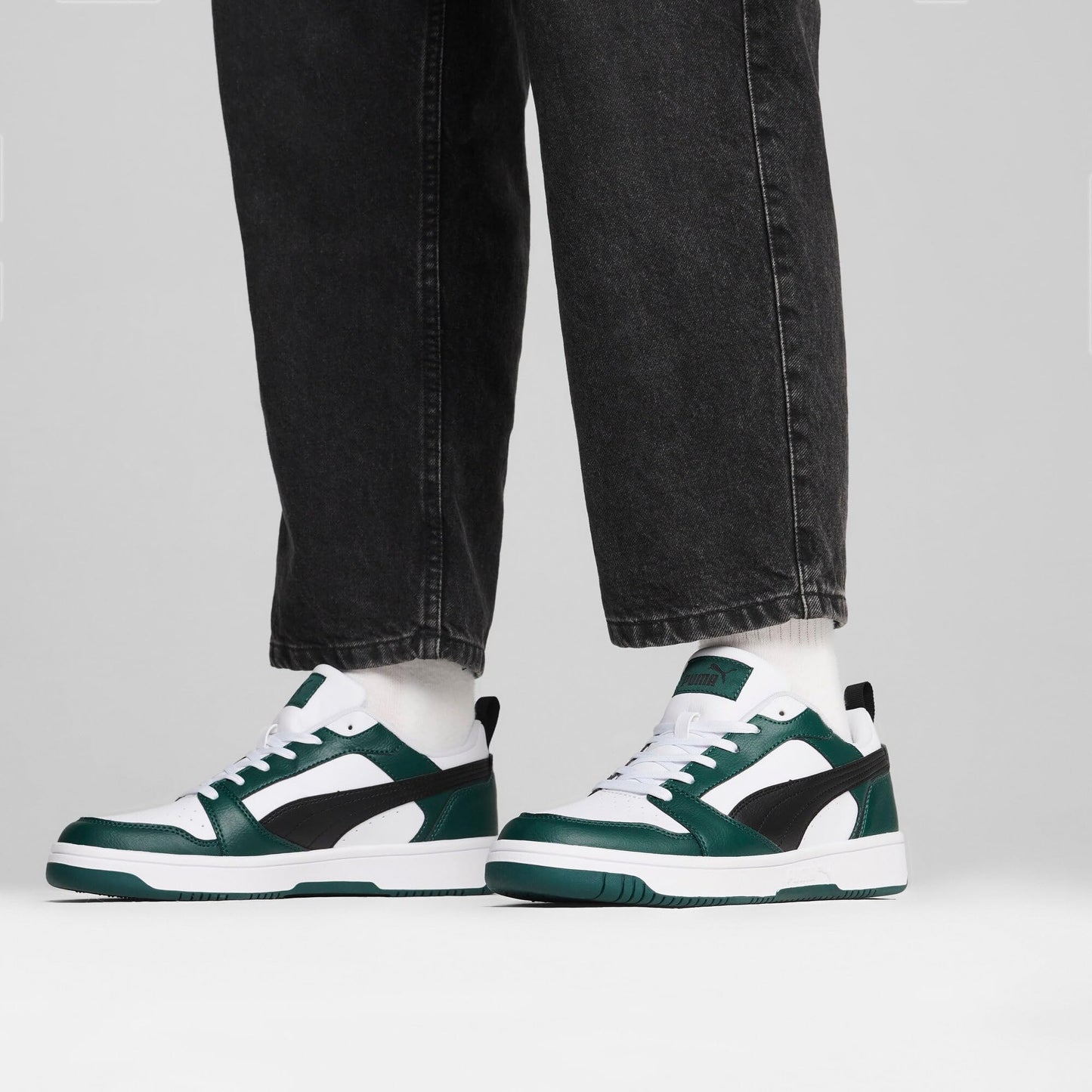 PUMA Unisex Rebound V6 Low Sneaker
