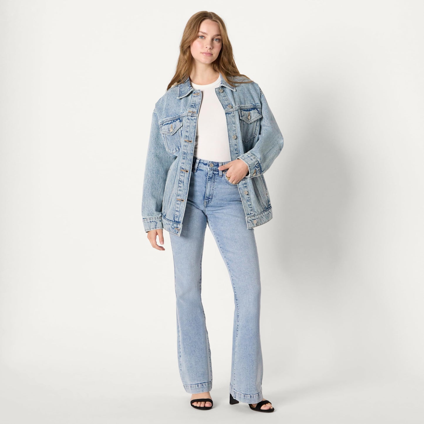 Amazon Essentials Damen Trucker-Jacke aus Denim Mit Taschen