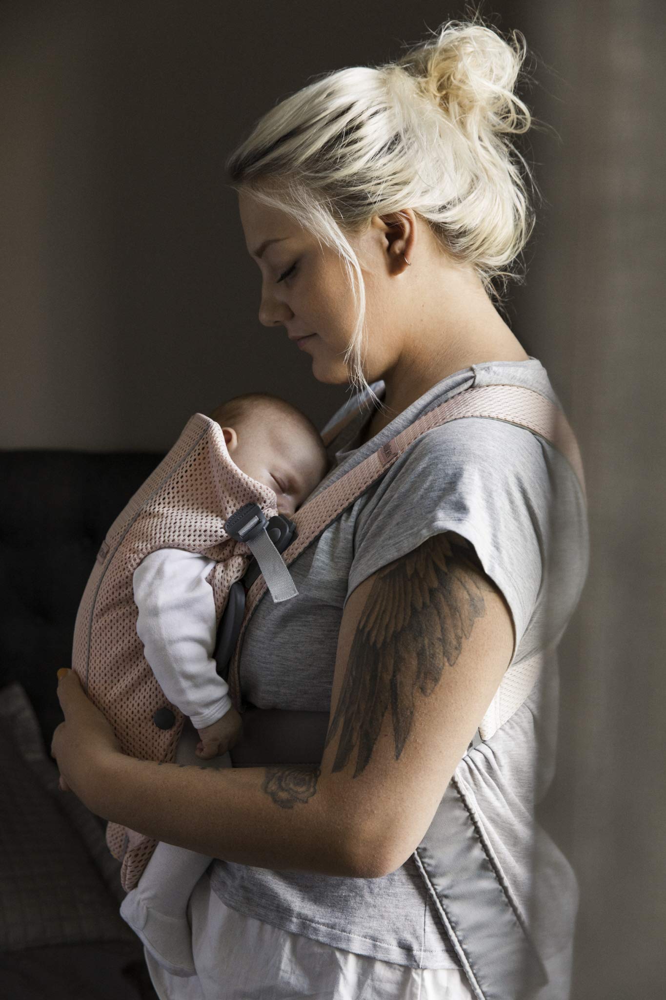 BabyBjörn Babytrage Mini, 3D-Netzstoff, Grau-Beige