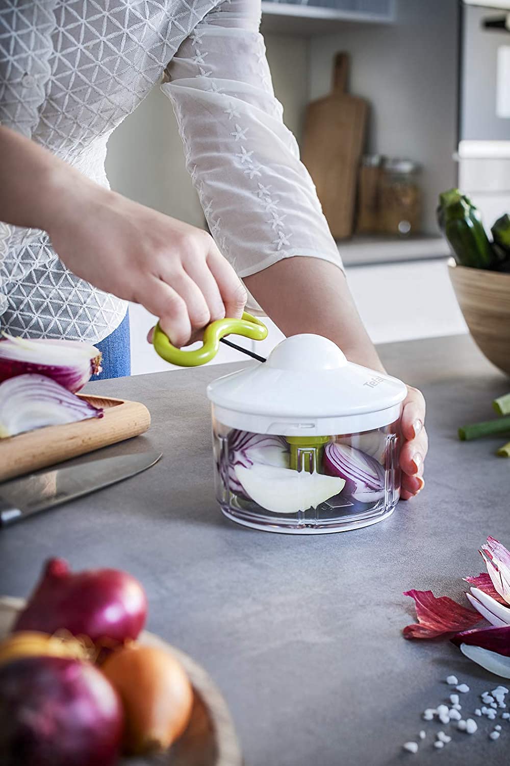 Tefal K13204 Ingenio 5-Sekunden-Zerkleinerer ohne Strom | Fassungsvermögen: 900ml | Multizerkleinerer | Universalzerkleinerer für Gemüse, Obst, Nüsse, Knoblauch, Babynahrung | Schwarz/Grün/Transparent