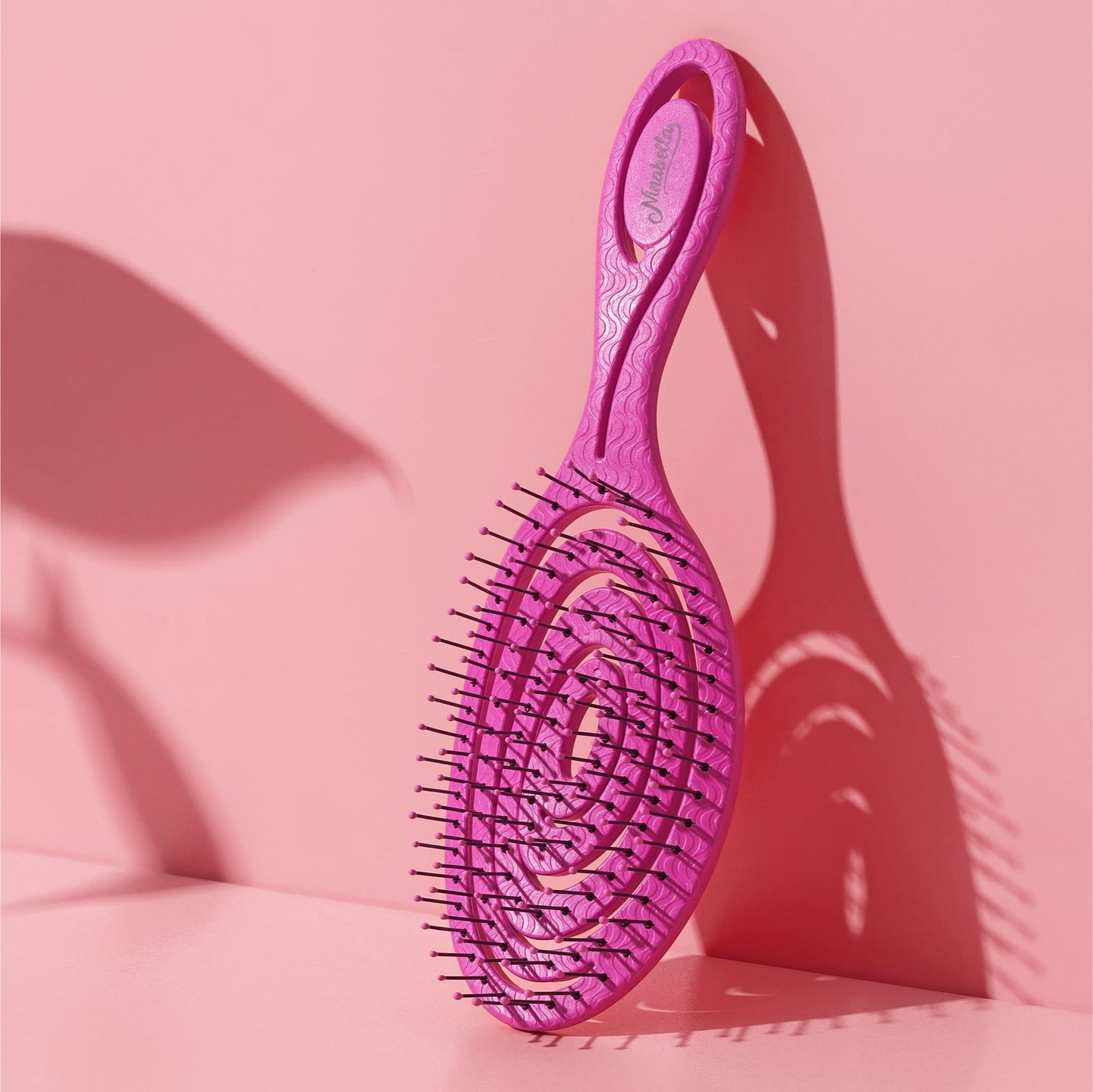 Ninabella Haarbürste ohne Ziepen für Damen, Herren & Kinder - Entwirrbürste auch für Locken & Lange Haare - Einzigartige Profi Detangler-Bürste mit Spiralfeder - Schwarz