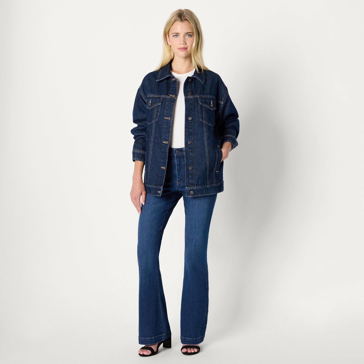 Amazon Essentials Damen Trucker-Jacke aus Denim Mit Taschen