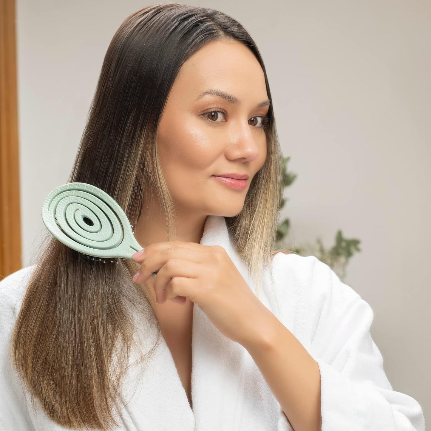 Ninabella Haarbürste ohne Ziepen für Damen, Herren & Kinder - Entwirrbürste auch für Locken & Lange Haare - Einzigartige Profi Detangler-Bürste mit Spiralfeder - Schwarz