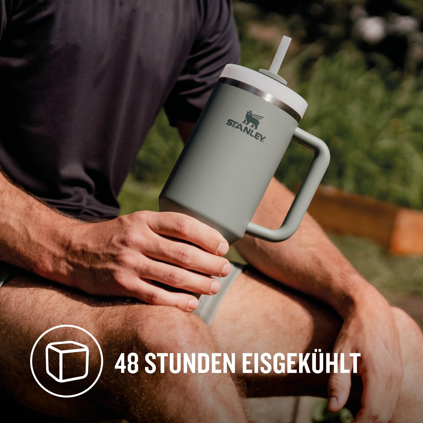 Stanley Quencher H2.0 FlowState Trinkflasche mit Strohhalm 1.18L - Thermobecher Kühlt 11 Stunden - 48 Stunden Eisgekühlt - Spülmaschinenfest - Thermosflasche BPA Frei - Kaffeebecher To Go - Cream