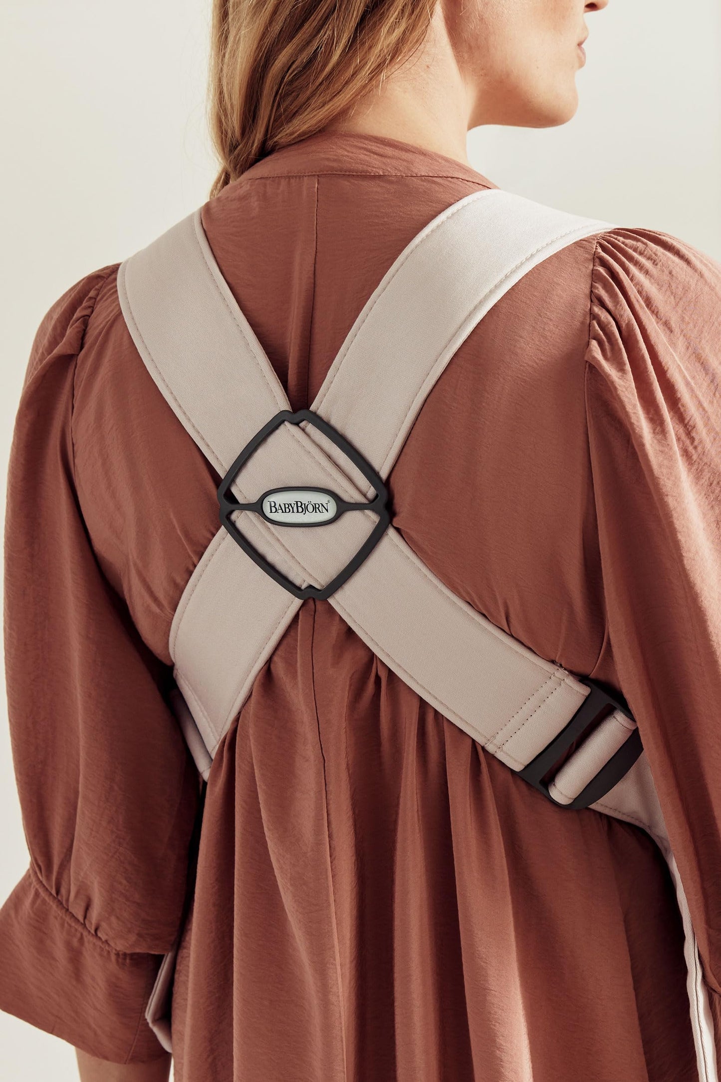 BabyBjörn Babytrage Mini, 3D-Netzstoff, Grau-Beige