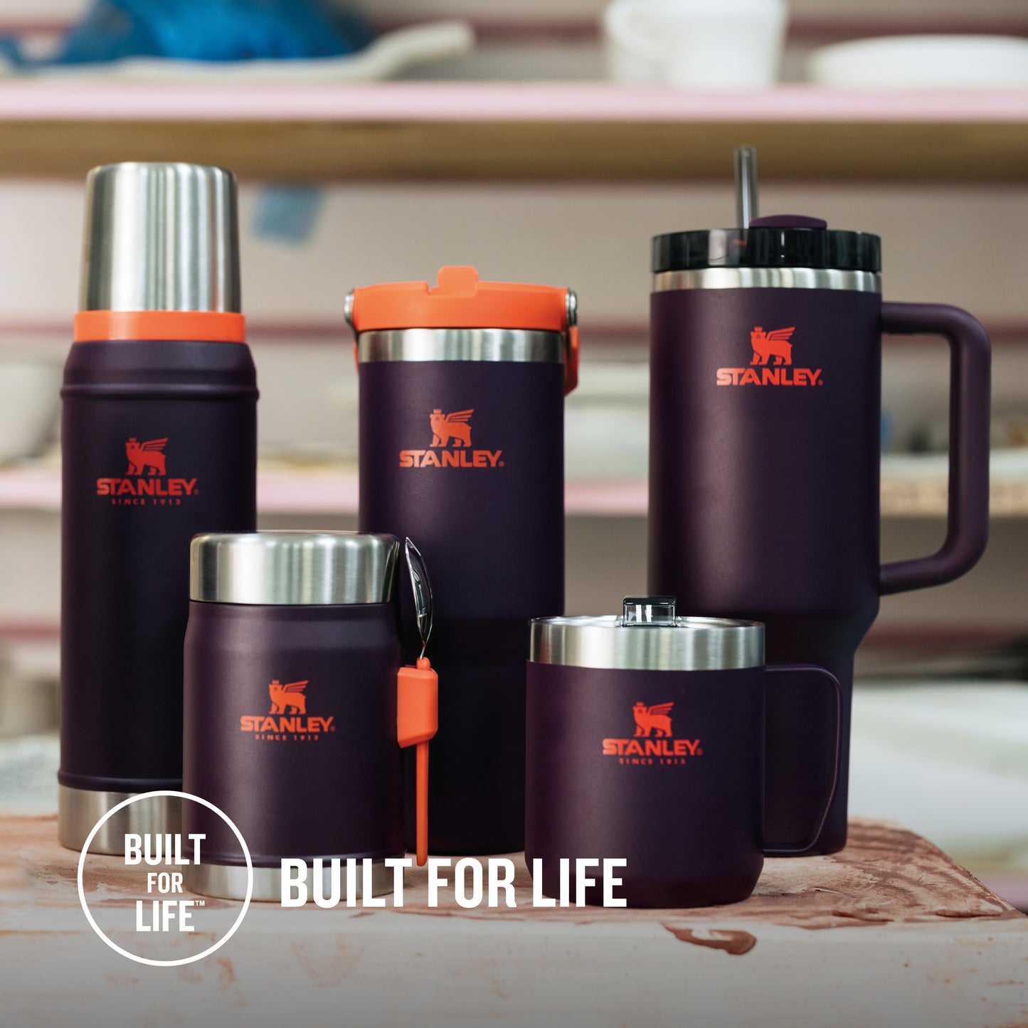 Stanley Quencher H2.0 FlowState Trinkflasche mit Strohhalm 1.18L - Thermobecher Kühlt 11 Stunden - 48 Stunden Eisgekühlt - Spülmaschinenfest - Thermosflasche BPA Frei - Kaffeebecher To Go - Cream