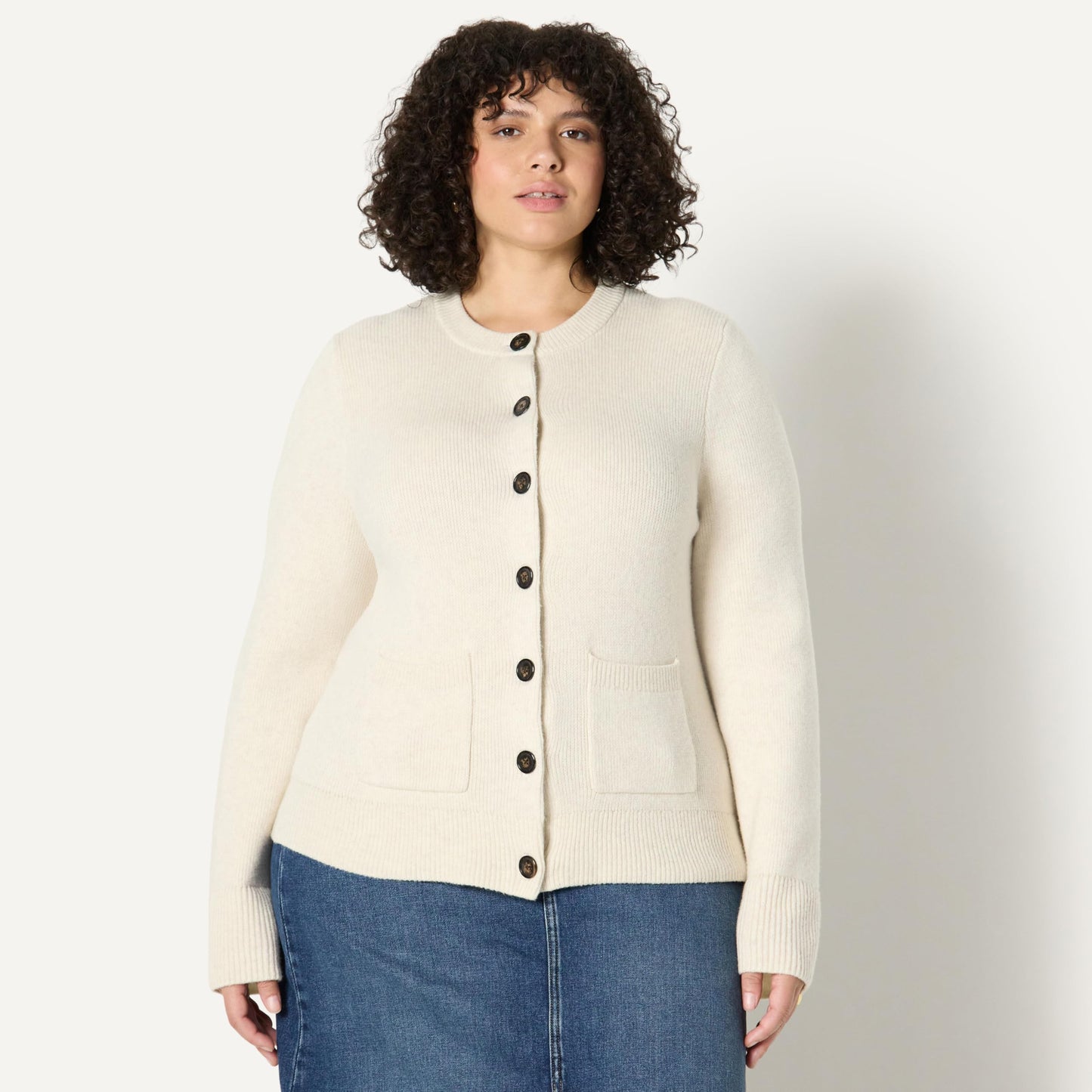 Amazon Essentials Damen Langärmelige Regular-Fit-Strickjacke mit Glockenärmeln und tailliertem Schnitt