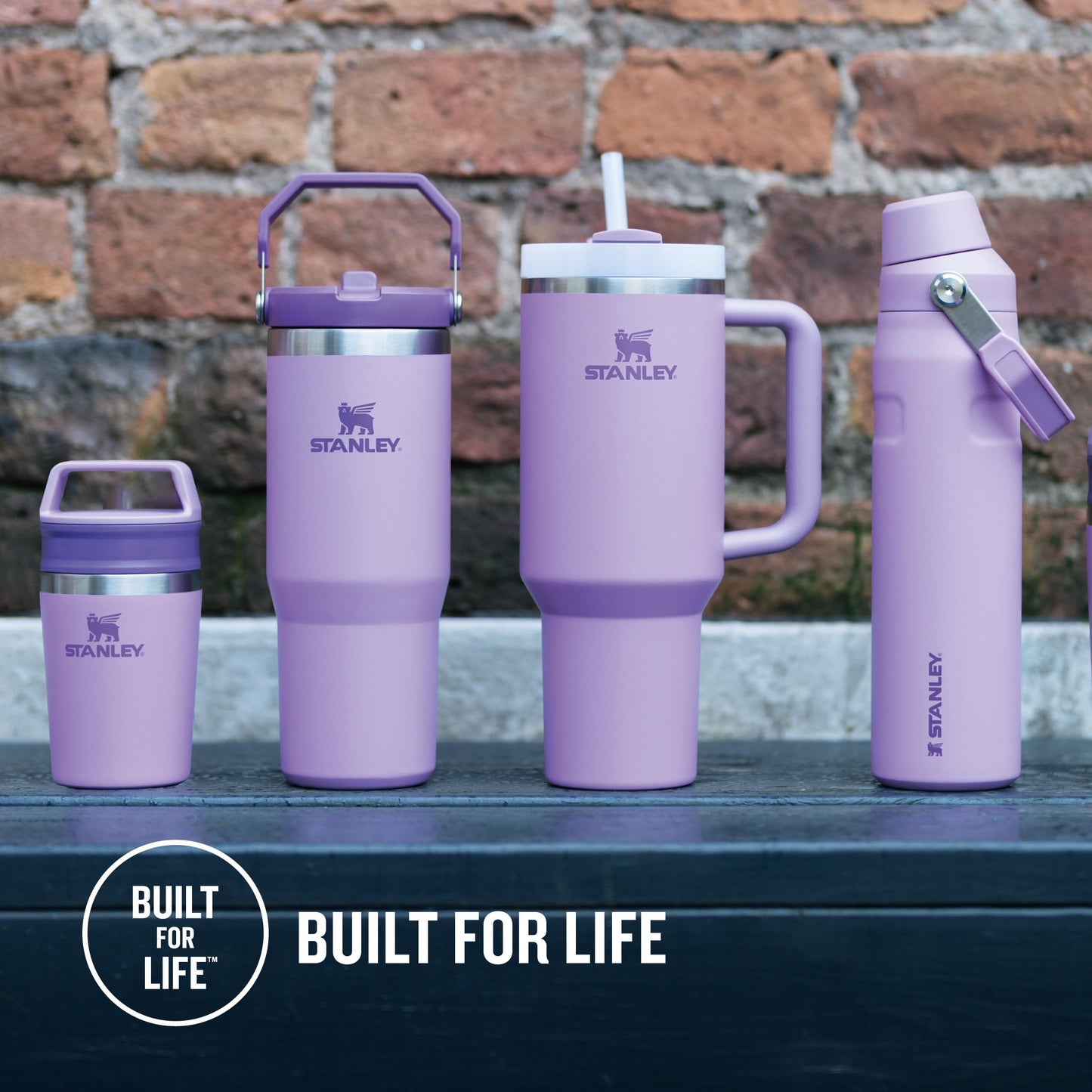 Stanley Quencher H2.0 FlowState Trinkflasche mit Strohhalm 1.18L - Thermobecher Kühlt 11 Stunden - 48 Stunden Eisgekühlt - Spülmaschinenfest - Thermosflasche BPA Frei - Kaffeebecher To Go - Cream