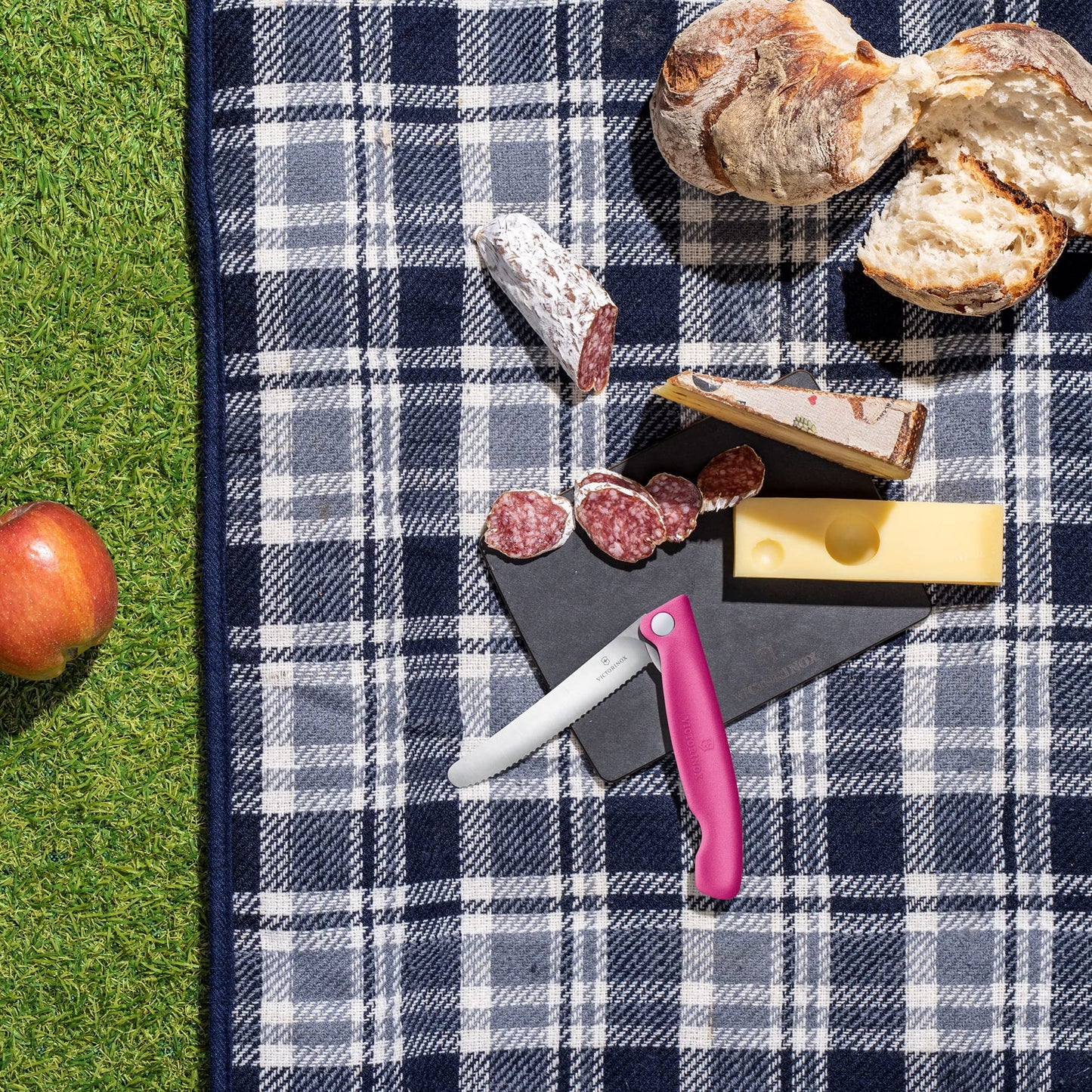 Victorinox Swiss Classic Profi Tomaten- und Tafelmesser, Extra Scharfe Klinge, Wellenschliff, 11 cm, Rostfreier Stahl, gelb