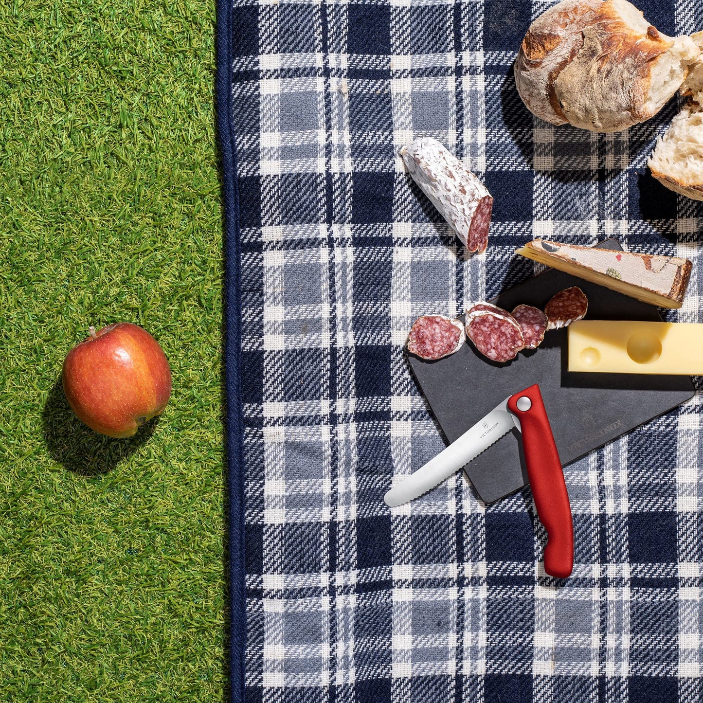 Victorinox Swiss Classic Profi Tomaten- und Tafelmesser, Extra Scharfe Klinge, Wellenschliff, 11 cm, Rostfreier Stahl, gelb